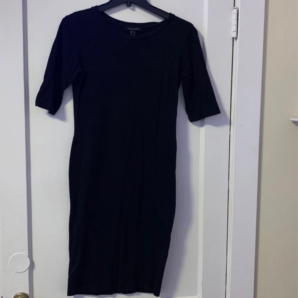 Black bodycon dress